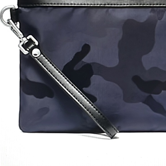 Michael Kors Kent camo Jacquard pouch - Picture 7 of 8